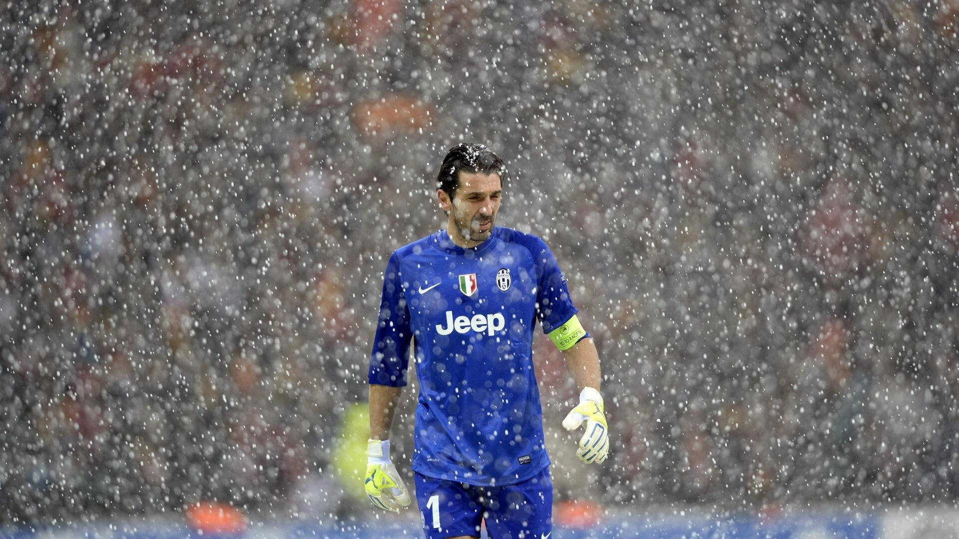 2021年季后赛：库里在连续三场火热表现中，单场投中10+三分，帮助勇士逆转强敌