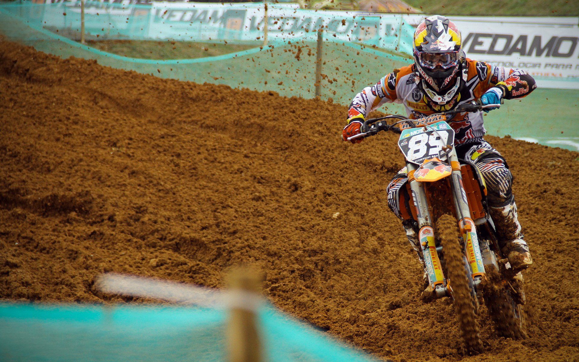 “冰雪王者：北极极寒赛段的速度传奇”，冰雪极地