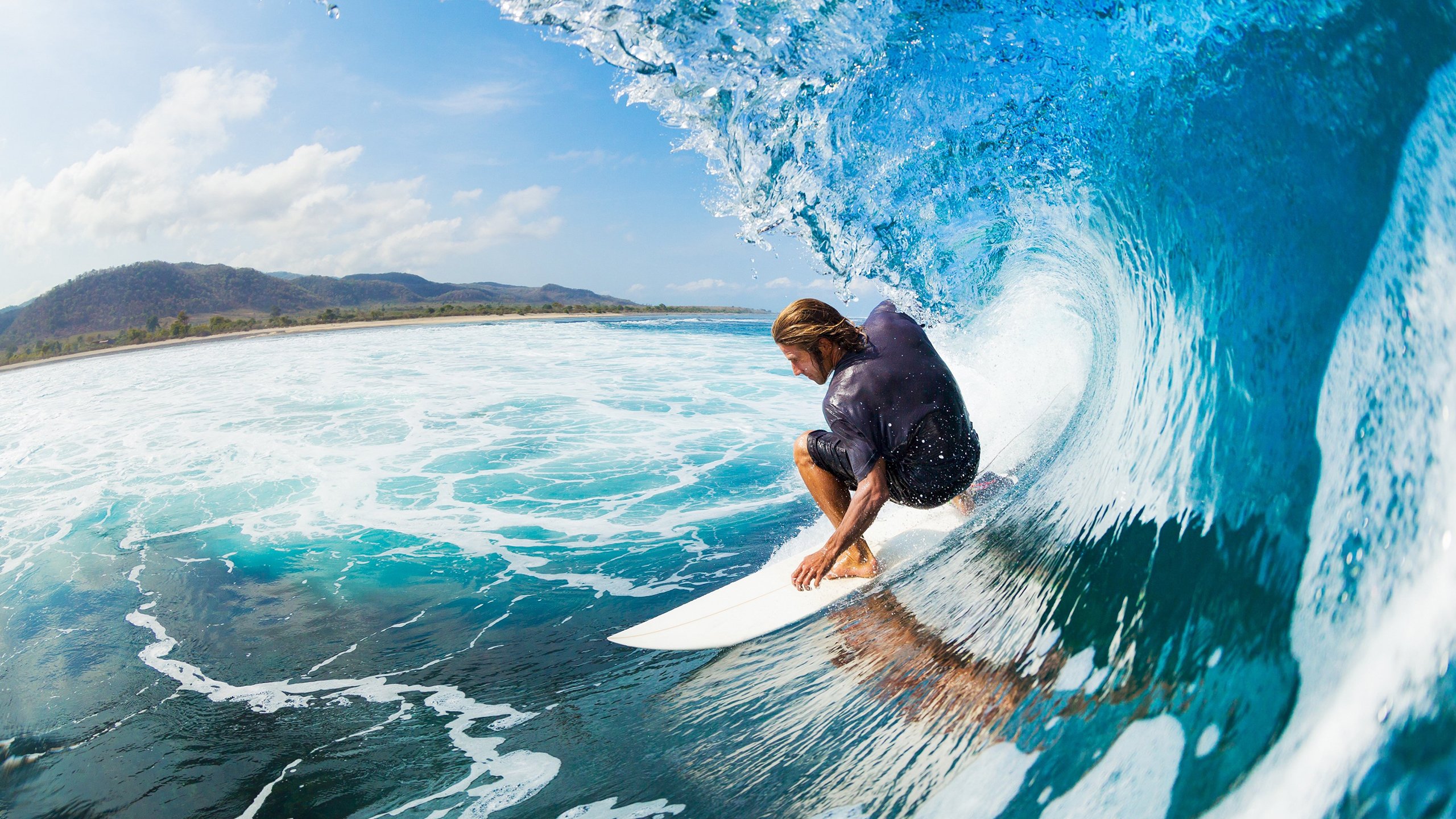 “冰雪王者：北极极寒赛段的速度传奇”，冰雪极地